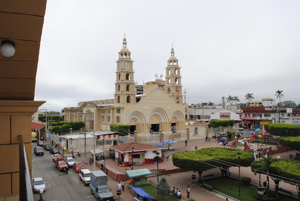 Hotel Arcos Del Parque Acayucan Exteriör bild