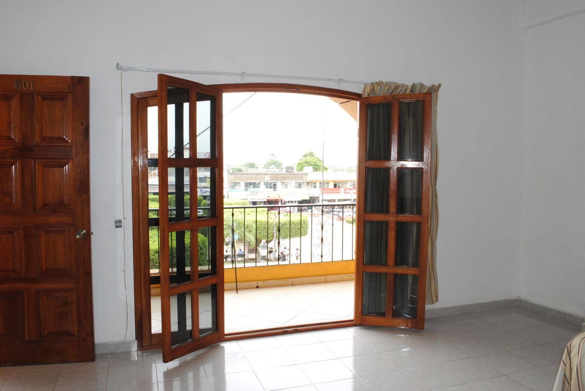 Hotel Arcos Del Parque Acayucan Exteriör bild