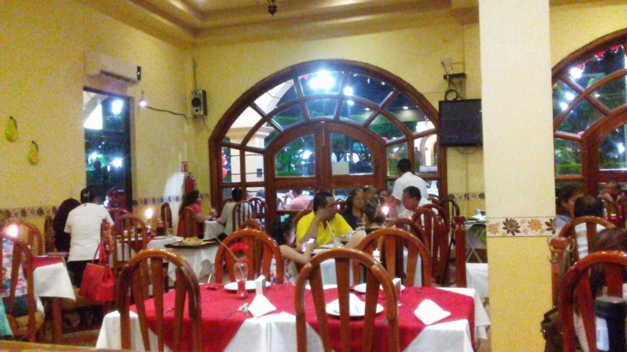 Hotel Arcos Del Parque Acayucan Exteriör bild